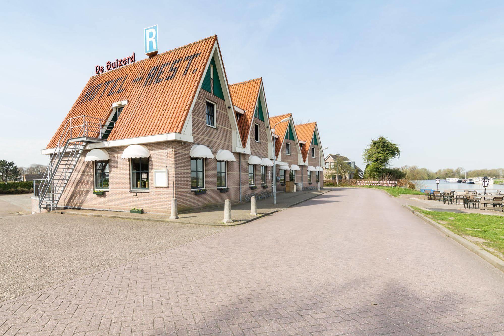 Hotel Restaurant De Buizerd Langedijk Ngoại thất bức ảnh