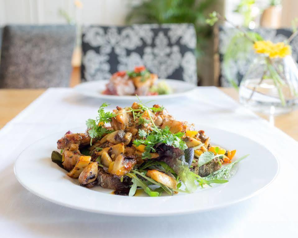 Hotel Restaurant De Buizerd Langedijk Ngoại thất bức ảnh