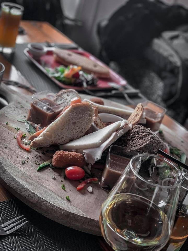 Hotel Restaurant De Buizerd Langedijk Ngoại thất bức ảnh